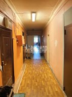 Комната в 16-комнатной квартире (396м2) на продажу по адресу Большеохтинский просп., 41— фото 8 из 11