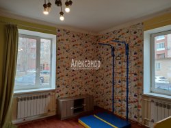 3-комнатная квартира (75м2) на продажу по адресу Петергоф г., Чичеринская ул., 13— фото 2 из 14