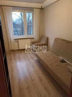 3-комнатная квартира (57м2) на продажу по адресу Луначарского пр., 78— фото 3 из 11