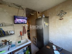 3-комнатная квартира (60м2) на продажу по адресу Светлановский просп., 115— фото 11 из 23