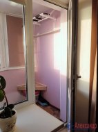 2-комнатная квартира (69м2) на продажу по адресу Кустодиева ул., 17— фото 7 из 15