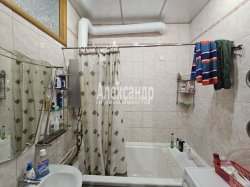 2-комнатная квартира (50м2) на продажу по адресу Юрия Гагарина просп., 27— фото 11 из 21