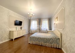 2-комнатная квартира (89м2) на продажу по адресу Садовая ул., 49— фото 3 из 17