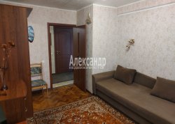 3-комнатная квартира (61м2) на продажу по адресу Маршала Блюхера просп., 51— фото 6 из 32