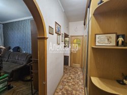 2-комнатная квартира (50м2) на продажу по адресу Юрия Гагарина просп., 27— фото 10 из 21