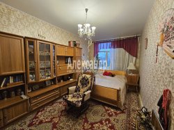 2-комнатная квартира (50м2) на продажу по адресу Юрия Гагарина просп., 27— фото 8 из 21