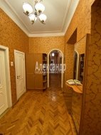 4-комнатная квартира (108м2) на продажу по адресу 2-я Советская ул., 10— фото 9 из 15