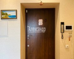 2-комнатная квартира (98м2) на продажу по адресу Нейшлотский пер., 11— фото 8 из 19