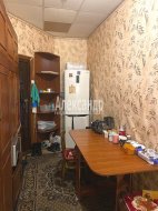 Комната в 4-комнатной квартире (152м2) на продажу по адресу Колпинская ул., 27-29— фото 6 из 24