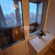 3-комнатная квартира (71м2) на продажу по адресу Новосмоленская наб., 1— фото 6 из 40
