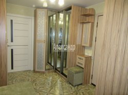 3-комнатная квартира (70м2) на продажу по адресу Дыбенко ул., 13— фото 18 из 37