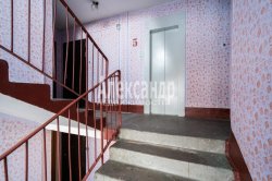 2-комнатная квартира (46м2) на продажу по адресу Композиторов ул., 26— фото 15 из 16