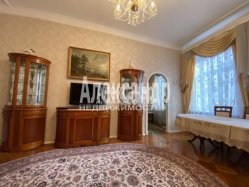 4-комнатная квартира (108м2) на продажу по адресу 3-я Советская ул., 7— фото 5 из 31