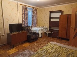 3-комнатная квартира (75м2) на продажу по адресу Кириши г., Строителей ул., 1— фото 13 из 25