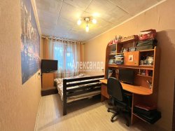 3-комнатная квартира (56м2) на продажу по адресу Крюкова ул., 7— фото 5 из 13