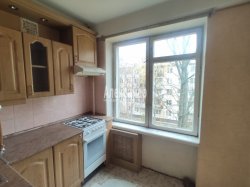2-комнатная квартира (49м2) на продажу по адресу Орджоникидзе ул., 37— фото 3 из 15