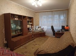 3-комнатная квартира (75м2) на продажу по адресу Кириши г., Строителей ул., 1— фото 18 из 25