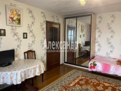 1-комнатная квартира (29м2) на продажу по адресу Мга пгт., Комсомольский пр., 62— фото 2 из 14