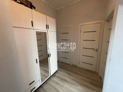 1-комнатная квартира (36м2) на продажу по адресу Мурино г., Ручьевский просп., 17— фото 4 из 18