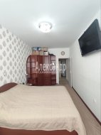 2-комнатная квартира (68м2) на продажу по адресу Кириши г., Волховская наб., 52— фото 9 из 19