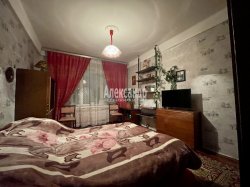 2-комнатная квартира (49м2) на продажу по адресу Замшина ул., 27— фото 2 из 10