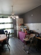 2-комнатная квартира (58м2) на продажу по адресу Комендантский просп., 59— фото 2 из 31