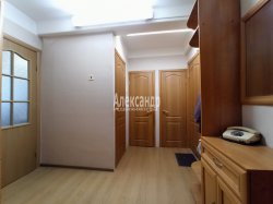 1-комнатная квартира (47м2) на продажу по адресу Планерная ул., 77— фото 7 из 17