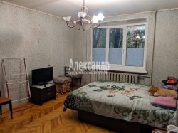 2-комнатная квартира (49м2) на продажу по адресу Будапештская ул., 42— фото 2 из 10