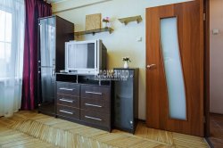1-комнатная квартира (31м2) на продажу по адресу Светлановский просп., 72— фото 2 из 15