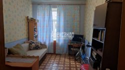 3-комнатная квартира (83м2) на продажу по адресу Летчика Пилютова ул., 16— фото 13 из 44