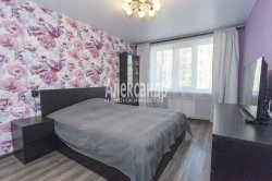 3-комнатная квартира (72м2) на продажу по адресу Шлиссельбургский пр., 26— фото 12 из 37