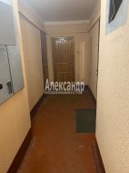 2-комнатная квартира (65м2) на продажу по адресу Суздальский просп., 3— фото 11 из 14