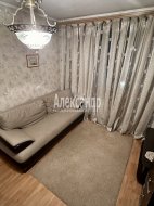3-комнатная квартира (62м2) на продажу по адресу Ярослава Гашека ул., 13— фото 9 из 19
