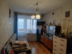 2-комнатная квартира (46м2) на продажу по адресу Чекистов ул., 38— фото 2 из 12