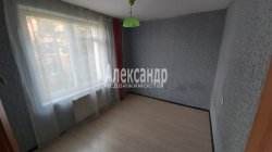 4-комнатная квартира (49м2) на продажу по адресу Бурцева ул., 13— фото 3 из 12