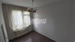 4-комнатная квартира (49м2) на продажу по адресу Бурцева ул., 13— фото 4 из 12