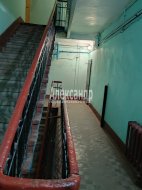 Комната в 4-комнатной квартире (94м2) на продажу по адресу Московский пр., 7— фото 3 из 14
