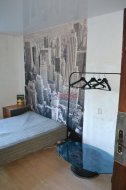 Комната в 8-комнатной квартире (194м2) на продажу по адресу Ушинского ул., 3— фото 3 из 21