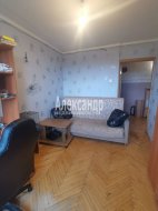 3-комнатная квартира (57м2) на продажу по адресу Ветеранов просп., 155— фото 10 из 18