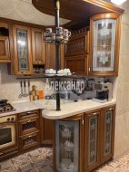4-комнатная квартира (108м2) на продажу по адресу 2-я Советская ул., 10— фото 7 из 15