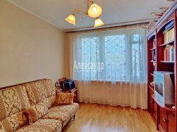 4-комнатная квартира (79м2) на продажу по адресу Дунайский пр., 40— фото 10 из 33