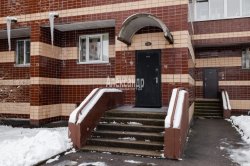 3-комнатная квартира (72м2) на продажу по адресу Коломяжский просп., 32— фото 3 из 20