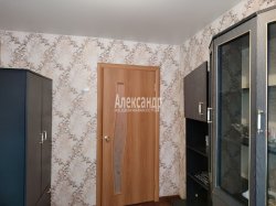 3-комнатная квартира (55м2) на продажу по адресу Петергоф г., Разведчика бул., 12— фото 6 из 14