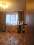 3-комнатная квартира (74м2) на продажу по адресу Всеволожск г., Ленинградская ул., 32— фото 3 из 9