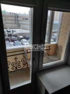 2-комнатная квартира (70м2) на продажу по адресу Варшавская ул., 23— фото 14 из 16