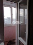 3-комнатная квартира (66м2) на продажу по адресу Малая Карпатская ул., 23— фото 2 из 23