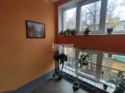 2-комнатная квартира (49м2) на продажу по адресу Орджоникидзе ул., 37— фото 12 из 15