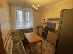 1-комнатная квартира (41м2) на продажу по адресу Русановская ул., 17— фото 3 из 11