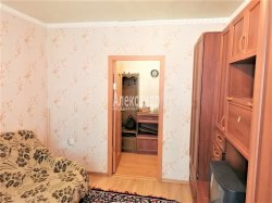 2-комнатная квартира (43м2) на продажу по адресу Петровское пос., Шоссейная ул., 17— фото 13 из 31