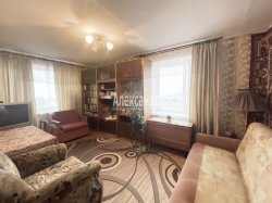 2-комнатная квартира (40м2) на продажу по адресу Выборг г., Каменный пер., 1— фото 2 из 18